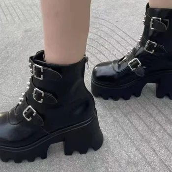 Зимние новые женские ботильоны на квадратном каблуке с металлическим украшением, женские ботинки на молнии с круглым носком сзади, женские повседневные ботинки на платформе