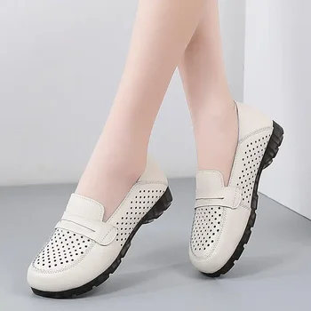 Маленькие кожаные туфли Женская обувь в стиле ретро на массивном каблуке, черная мягкая лакированная кожа, новинка 2023 года, весенне-осенние женские модели в британском стиле