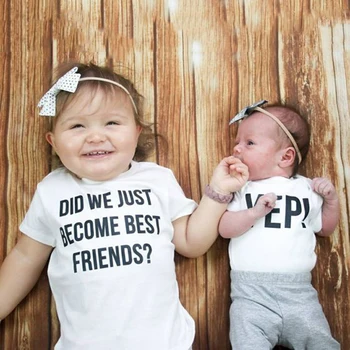 Забавная одежда для семьи братьев и сестер, мы только что стали лучшими друзьями, Да, Модная детская футболка с принтом BabyRomper