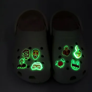 10шт Светящихся брелоков для обуви Bad Bunny для обуви Croc, светящиеся аксессуары для обуви, Флуоресцентные украшения Croc В темноте